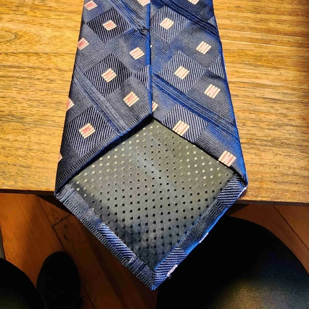 Peebles Executive Collection Navy Pink‎ Geometric Pattern Silk Tie 56inx4in